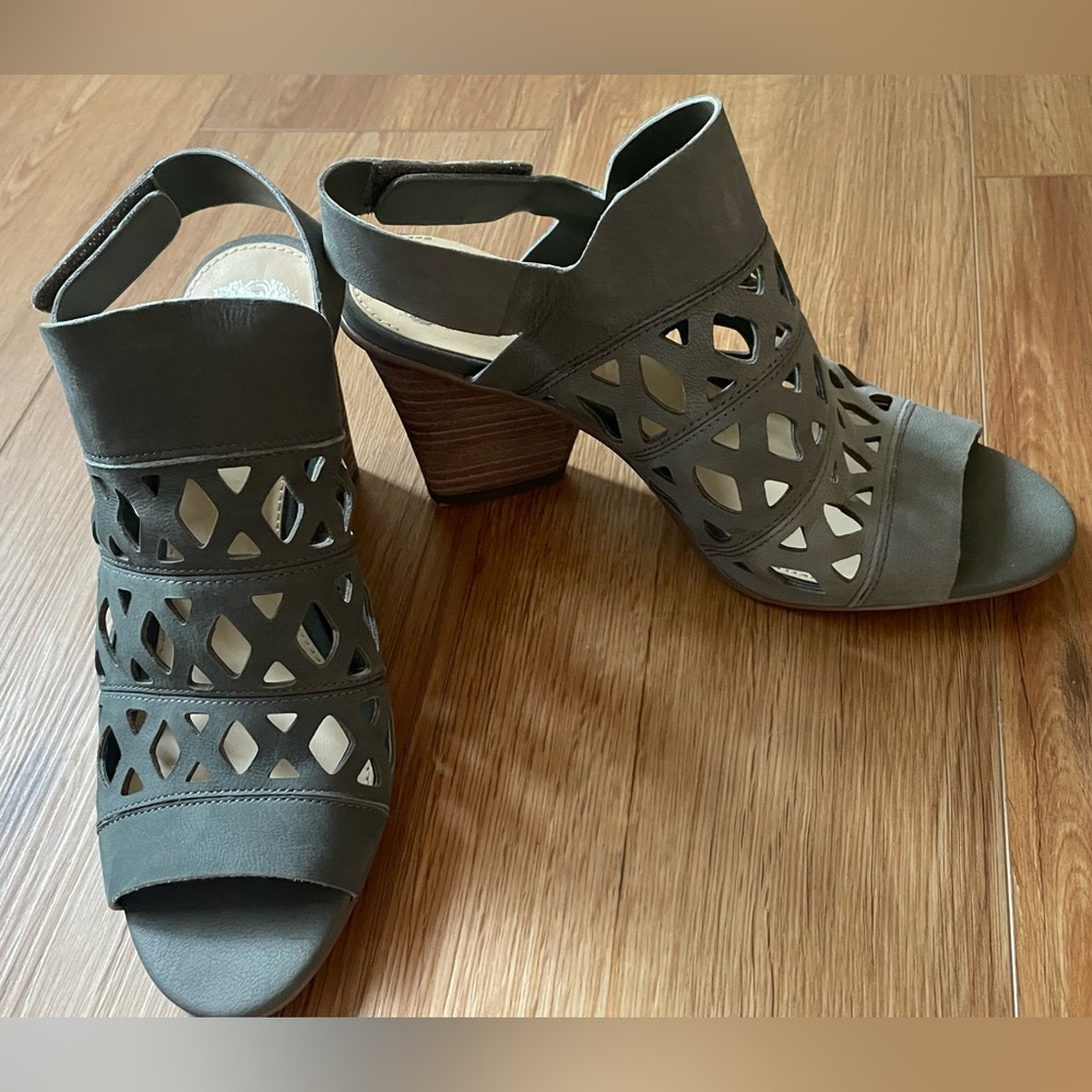 Vince Camuto Deverly stacked cut out heels, 7.5